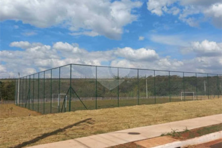Terreno para venda, dispondo de 251,00 m² .