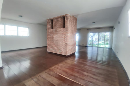Sobrado à venda com 4 quartos, sendo 2 suítes, em Chácara Monte Alegre, São Paulo, SP