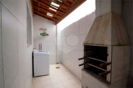 Casa à venda com 2 quartos no condomínio Karolyne, Votorantim - SP