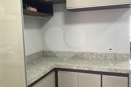Casa à venda com 3 suítes no condomínio Campos do Conde I, Paulínia - SP