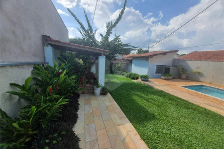 Casa à venda com 3 quartos no Centro, Vinhedo, SP