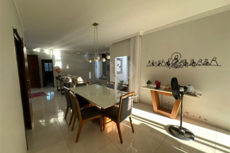 Casa à venda com 3 suítes em Cidade Jardim, Araraquara, SP