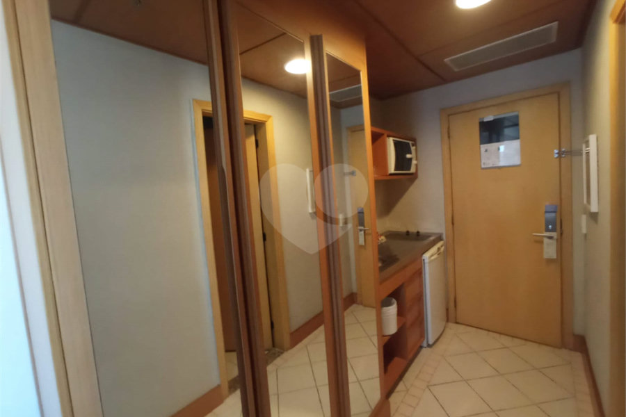Flat à venda com 1 quarto em Santana, São Paulo, SP