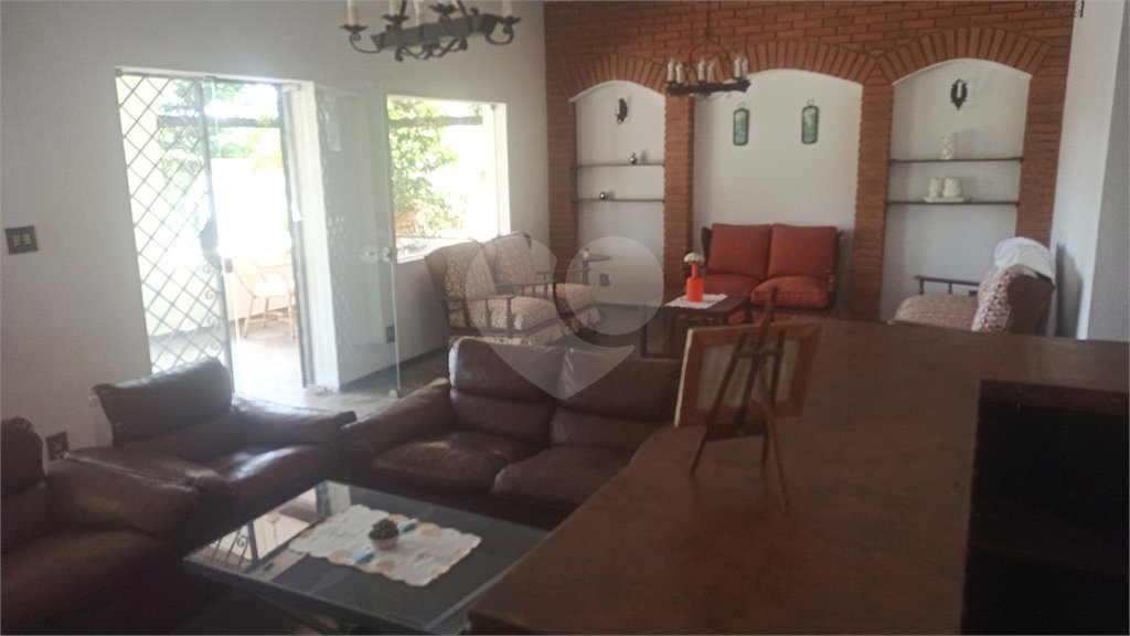Casa à venda com 4 quartos, sendo 3 suítes, em Jardim Itaperi, Atibaia, SP