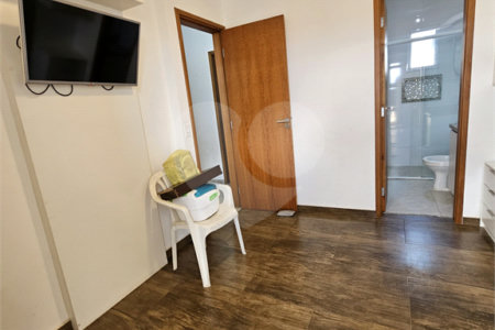 Sobrado à venda com 3 quartos, sendo 1 suíte,  em Vila Nivi, São Paulo, SP
