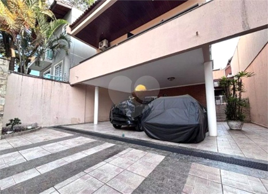 Sobrado à venda ou para alugar com 3 quartos, sendo 1 suíte,  em Jardim Maria Helena, Guarulhos, SP