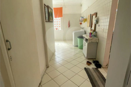 Casa à venda com 5 quartos, sendo 4 suítes,  em Vila Oliveira, Mogi das Cruzes, SP
