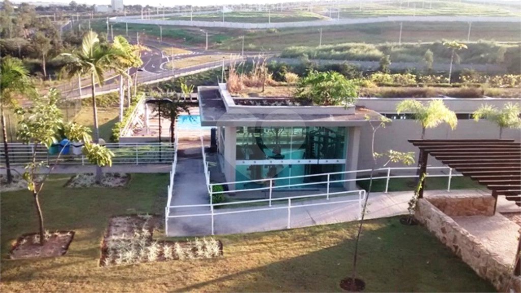 Casa à venda com 3 suítes no condomínio Residencial Central Parque, Salto - SP