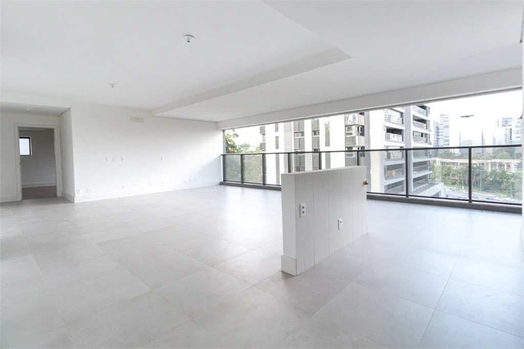 Apartamento à venda com 2 suítes em Jardim Morumbi, São Paulo, SP
