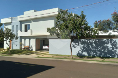 Casa à venda com 3 suítes no condomínio Damha III, São Carlos - SP