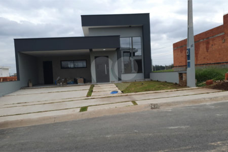 Casa à venda com 3 quartos, sendo 1 suíte, no condomínio Residencial Evidências, Indaiatuba - SP