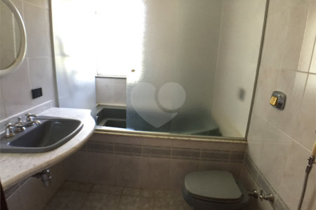 Casa à venda com 4 suítes no condomínio Estância Marambaia, Vinhedo - SP