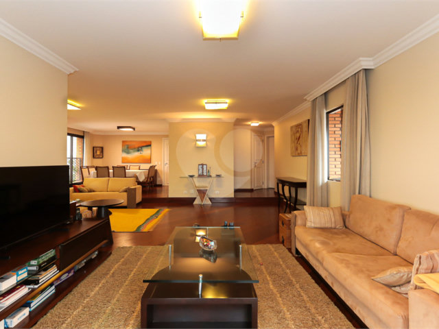 Apartamento à venda com 3 quartos, sendo 2 suítes,  em Campo Belo, São Paulo, SP