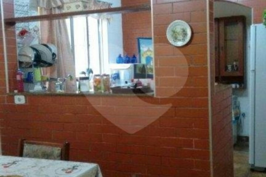 Casa à venda com 2 quartos, sendo 1 suíte, em Solemar, Praia Grande, SP