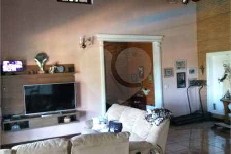 Chácara à venda com 4 quartos, sendo 2 suítes,  em Batatuba, Piracaia, SP