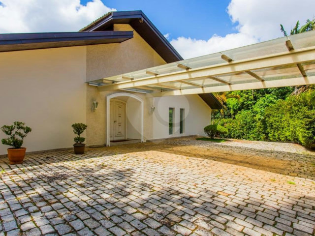 Casa para alugar com 4 suítes no condomínio Chácara Flora, São Paulo - SP