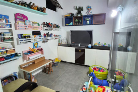Casa à venda com 4 quartos, sendo 3 suítes,  em Planalto Paulista, São Paulo, SP