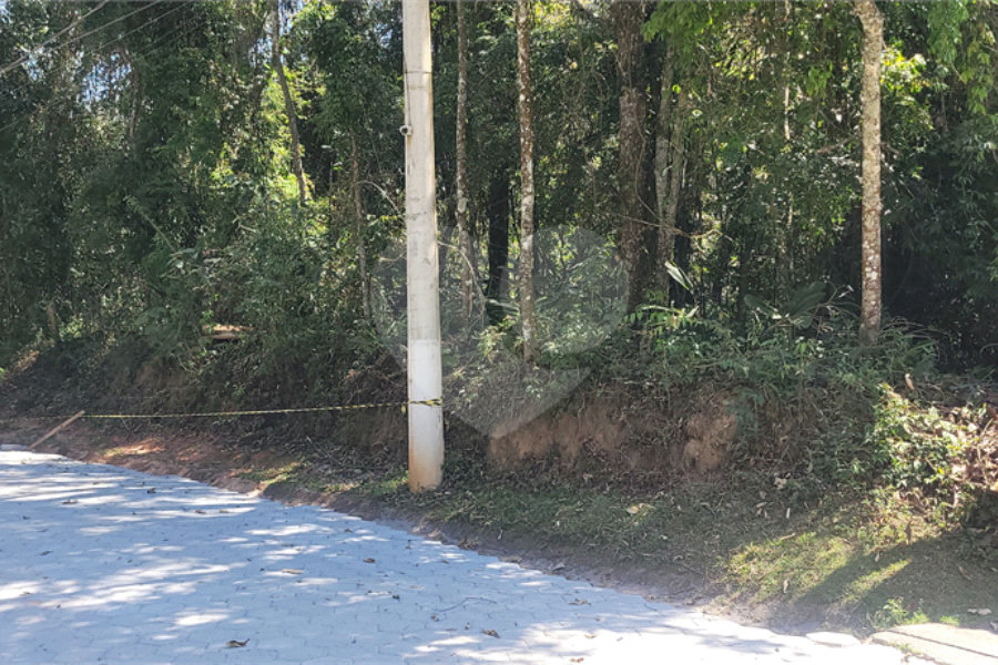 Terreno à venda no condomínio Parque Imperial da Cantareira, Mairiporã - SP