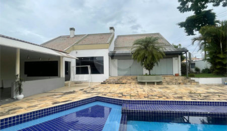 Sobrado à venda com 3 quartos, sendo 1 suíte,  em Jardim Armênia, Mogi das Cruzes, SP