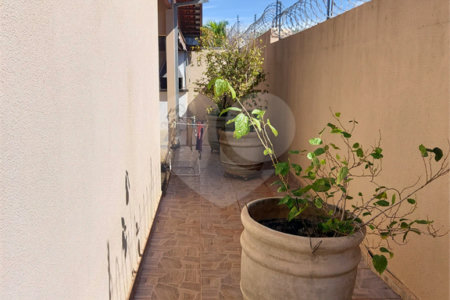 Casa à venda com 4 quartos, sendo 2 suítes, no condomínio Nascente do Jaraguá, Araraquara - SP