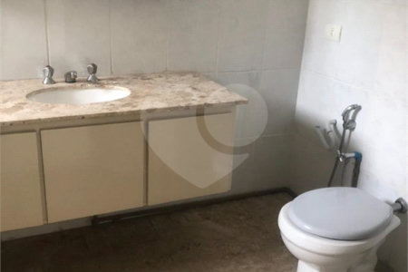 Sobrado à venda com 4 quartos, sendo 1 suíte, em Brooklin Velho, São Paulo, SP