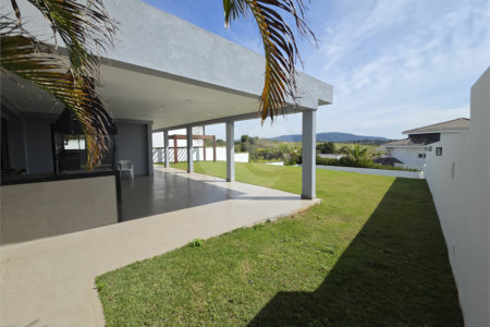 Casa à venda com 3 suítes no condomínio Village Ipanema I, Araçoiaba da Serra - SP