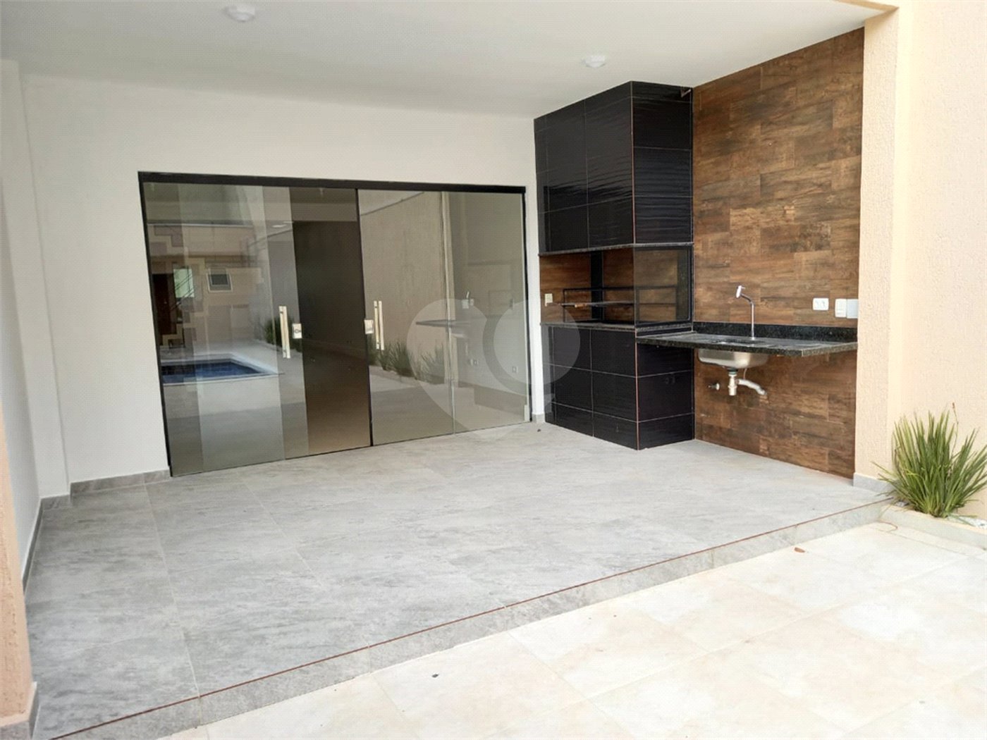 Casa para alugar com 4 suítes no condomínio Milenium, São Paulo - SP