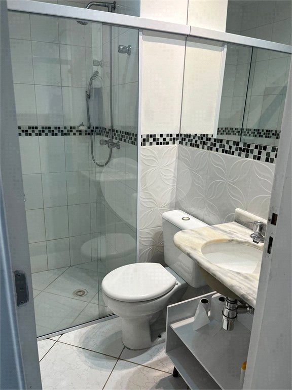 Casa à venda com 3 quartos, sendo 1 suíte, no condomínio New Village, Cotia - SP
