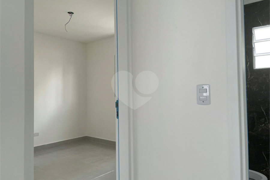 Casa à venda com 2 quartos no condomínio Hebe, São Paulo - SP