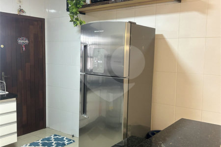 Sobrado à venda com 3 quartos, sendo 1 suíte,  em Vila Marari, São Paulo, SP