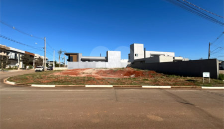 Terreno à venda em Loteamento Residencial Golden Ville, Itapetininga, SP