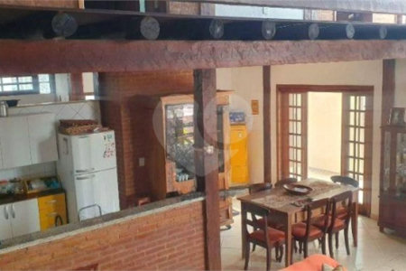 Casa à venda com 3 quartos, sendo 1 suíte, no condomínio Terras de São Francisco, Vinhedo - SP