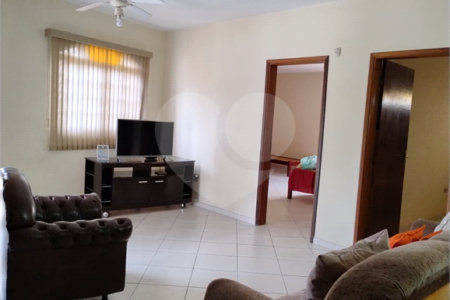 Sobrado à venda com 6 quartos, sendo 2 suítes, em Balneário Stella Maris, Peruíbe, SP