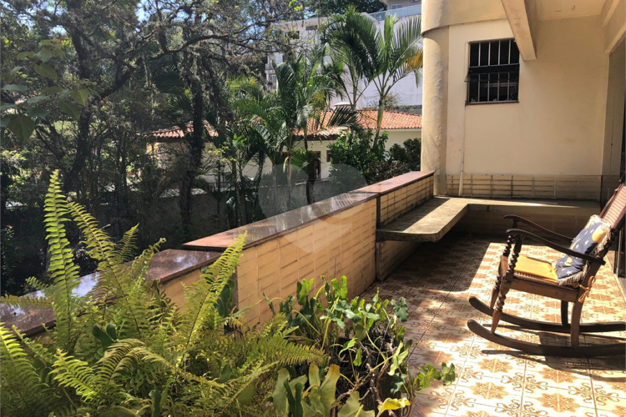 Sobrado à venda com 5 quartos, sendo 1 suíte,  em Jardim São Bento, São Paulo, SP