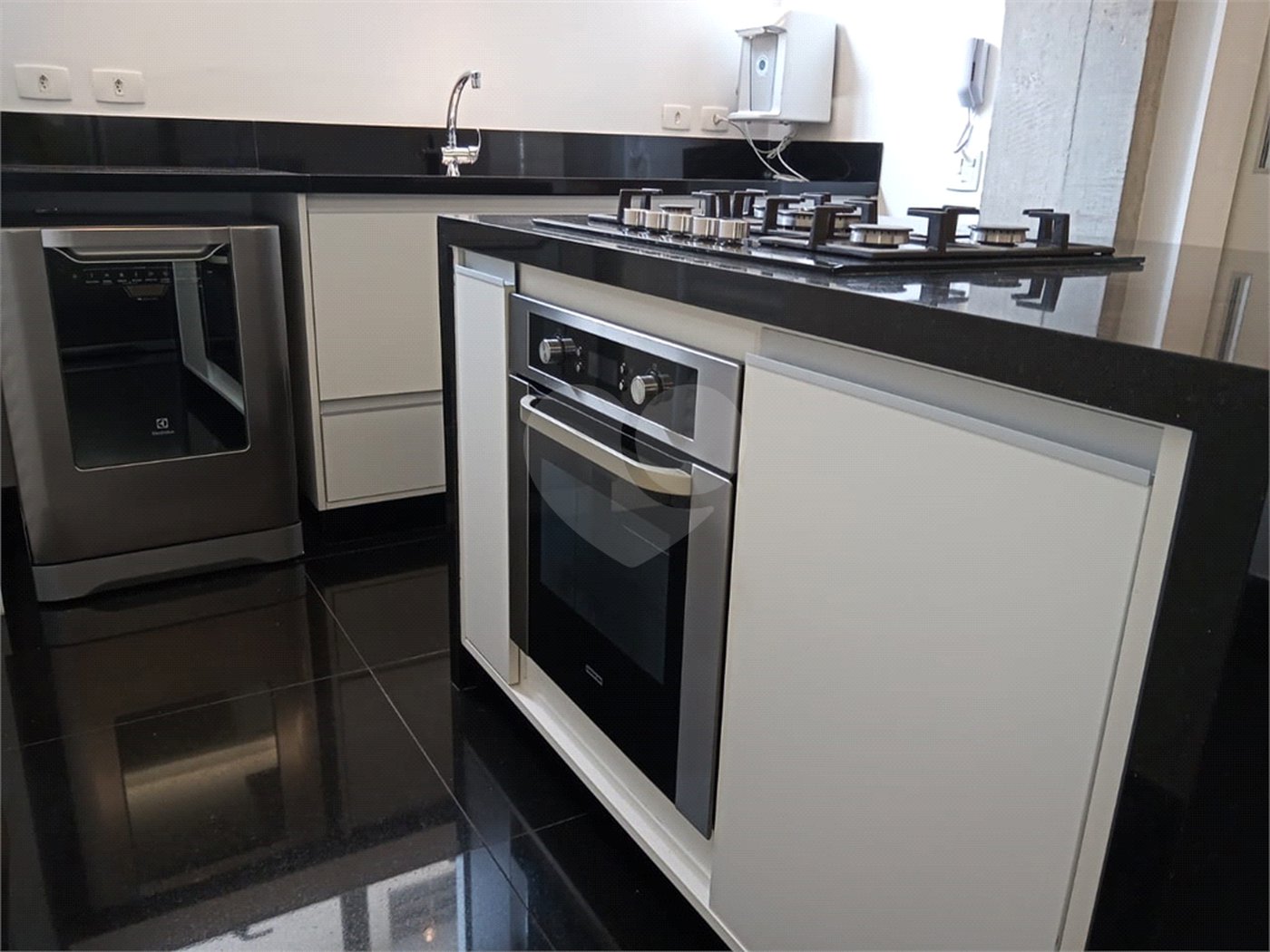Apartamento à venda com 3 quartos, sendo 1 suíte, em Higienópolis, São Paulo, SP