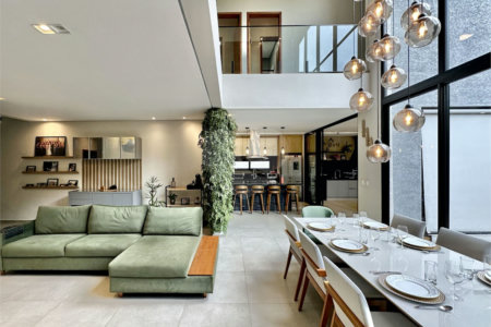 Casa à venda com 3 suítes no condomínio Reserva Santa Maria, Jandira - SP