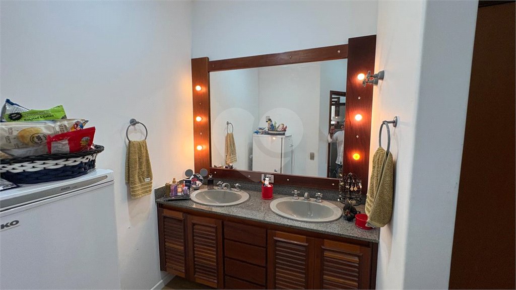 Casa à venda com 5 quartos, sendo 2 suítes,  no condomínio Village D'avignon, Sorocaba - SP