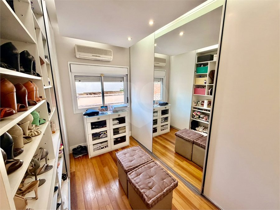 Casa à venda com 3 suítes no condomínio Villaggio Della Hípica, São Paulo - SP