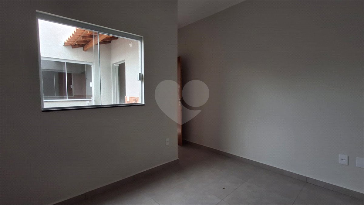 Casa de Vila à venda com 2 quartos em Jardim Santa Marta, Sorocaba, SP