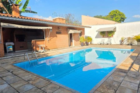 Casa à venda com 3 quartos, sendo 1 suíte, no condomínio Estância Marambaia, Vinhedo - SP