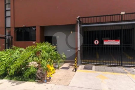 Apartamento à venda com 2 quartos, sendo 1 suíte,  em Quarta Parada, São Paulo, SP