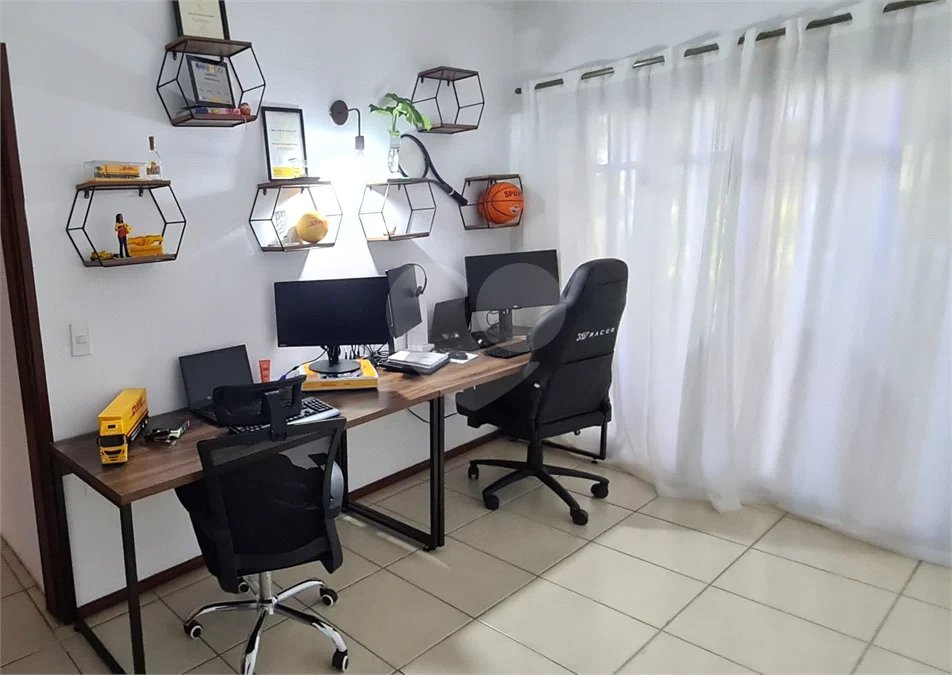 Sobrado à venda com 5 quartos, sendo 3 suítes, em Roseira, Mairiporã, SP