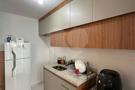 Apartamento à venda com 3 quartos, sendo 1 suíte, em Vila Anastácio, São Paulo, SP