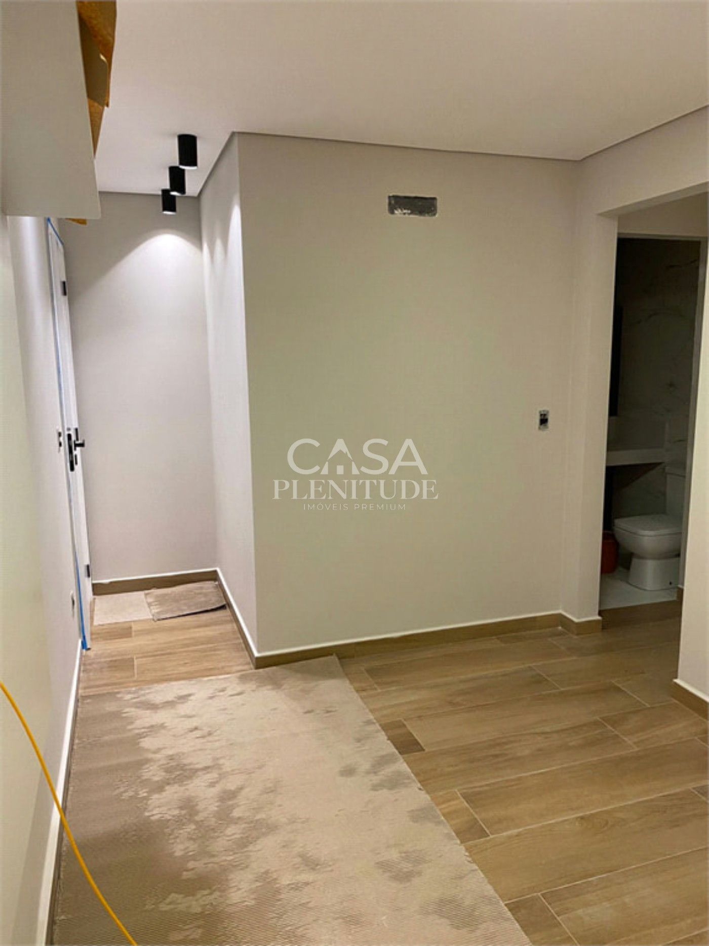 Casa em condomínio à venda com 2 quartos, sendo 1 suíte,  em Conjunto Habitacional Júlio de Mesquita Filho, Sorocaba, SP