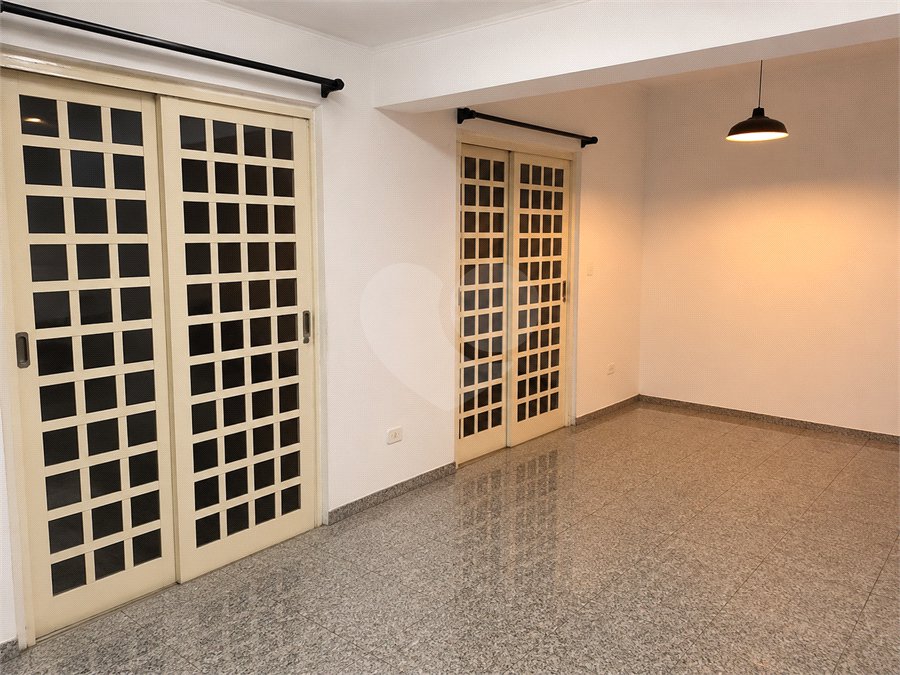 Casa à venda com 4 quartos, sendo 2 suítes,  em Jardim Bela Vista, Santo André, SP