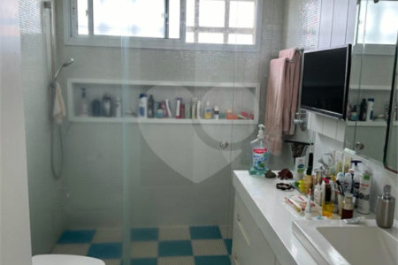 Apartamento à venda com 3 quartos, sendo 1 suíte, em Higienópolis, São Paulo, SP