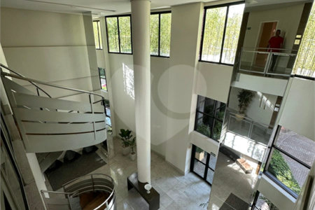 Apartamento à venda com 3 suítes em Vila Suzana, São Paulo, SP