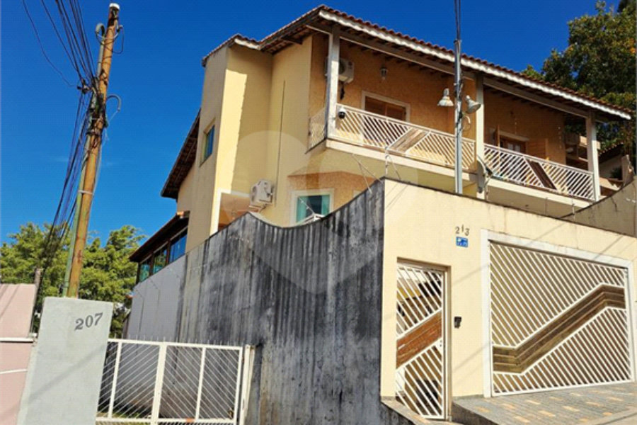 Sobrado à venda com 3 quartos em Tremembé, São Paulo, SP