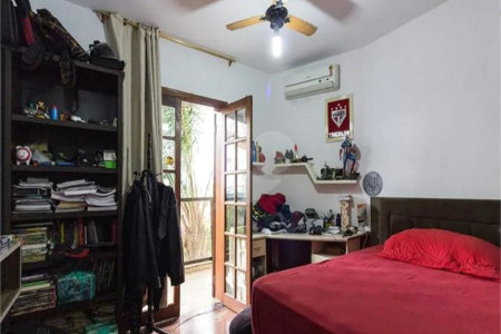 Sobrado à venda ou para alugar com 4 suítes em Vila Paulicéia, São Paulo, SP