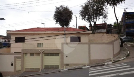 Sobrado à venda com 3 quartos, sendo 1 suíte,  em Jardim São Luís, São Paulo, SP